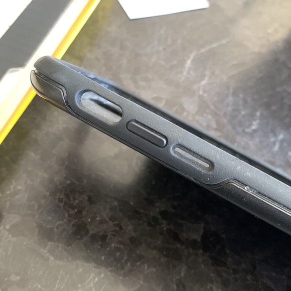 Otter box case - Picture 4 of 5